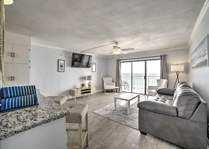 Beachfront Resort Condo With Access To Pools!